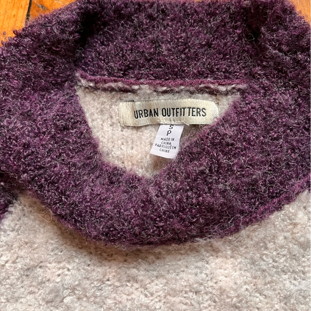Colorful Women's Sweater - Picture 10 of 11